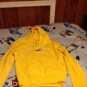 Hollister Yellow Women's Sweater Size S, In Good Condition Size S